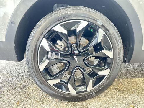 Used 2025 Kia Sorento SX FWD image 5