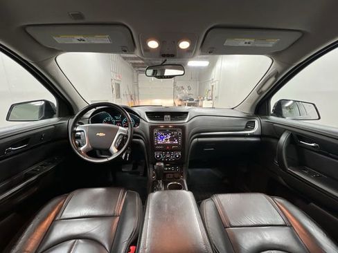Used 2015 Chevrolet Traverse LT image 19