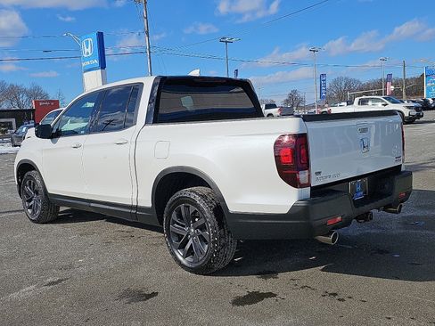 Used 2023 Honda Ridgeline Sport image 6