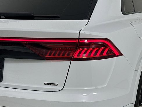 Used 2021 Audi Q8 Premium Plus w/ Premium Plus Package image 4