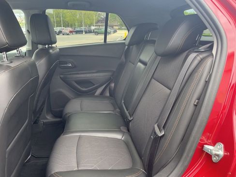Used 2019 Chevrolet Trax LT w/ Driver Confidence Package FWD image 12