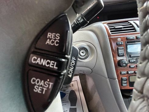 Used 2000 Toyota Avalon XLS image 18