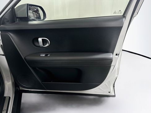 Used 2024 Hyundai Ioniq 5 SEL RWD image 32