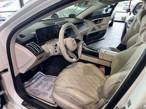 Used 2022 Mercedes-Benz S 580 4MATIC Sedan w/ AMG Line Package image 8