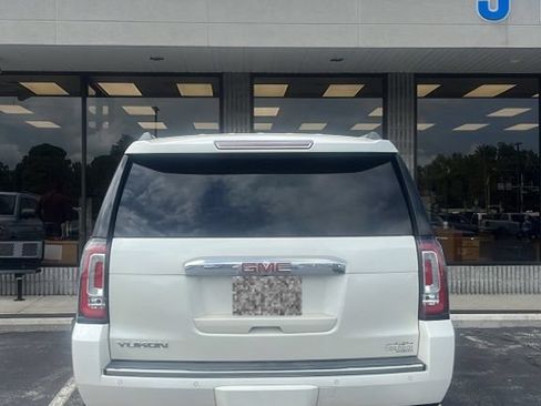 Used 2015 GMC Yukon Denali AWD/4WD image 3