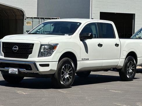 Used 2023 Nissan Titan SV AWD/4WD image 8