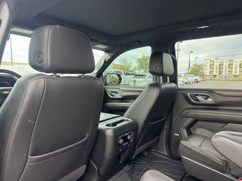 Used 2022 Chevrolet Suburban High Country AWD/4WD image 14