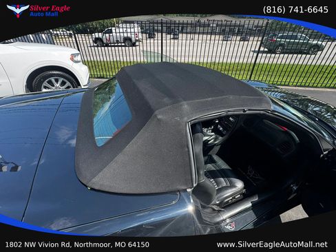 Used 2001 Chevrolet Corvette Convertible w/ Preferred Equipment Group2 RWD image 11