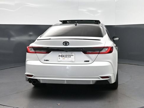 Used 2025 Toyota Camry XSE FWD image 6