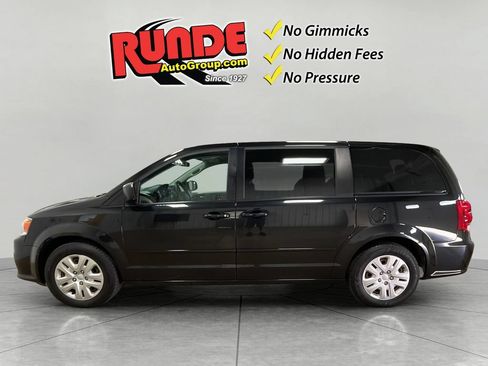 Used 2017 Dodge Grand Caravan SE w/ Power Window Group FWD image 4