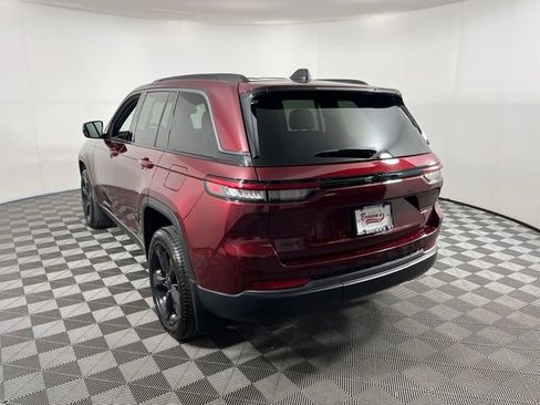 Used 2026 Jeep Grand Cherokee Limited w/ Limited Altitude Package AWD/4WD image 5