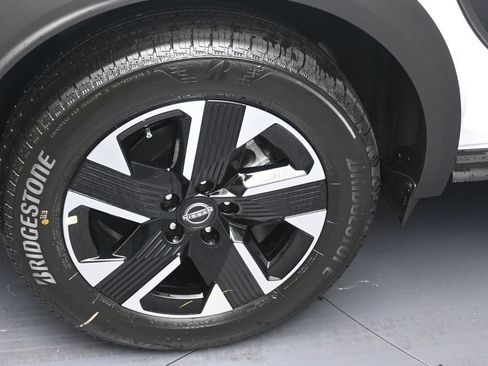 New 2026 Nissan Kicks SV w/ Cold Weather Package AWD/4WD image 6
