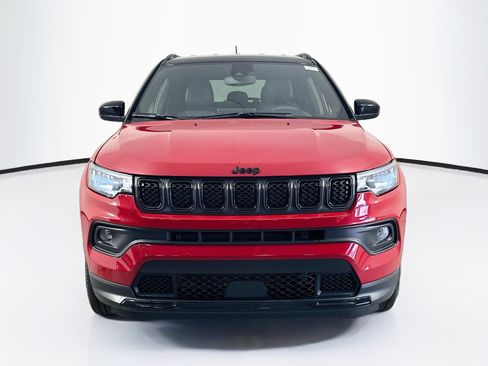 Used 2023 Jeep Compass Latitude AWD/4WD image 2