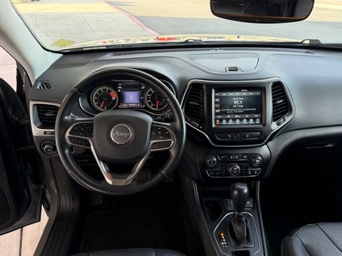 Used 2021 Jeep Cherokee Latitude Lux w/ Comfort/Convenience Group image 14