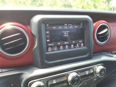 Used 2018 Jeep Wrangler Unlimited Rubicon AWD/4WD image 32