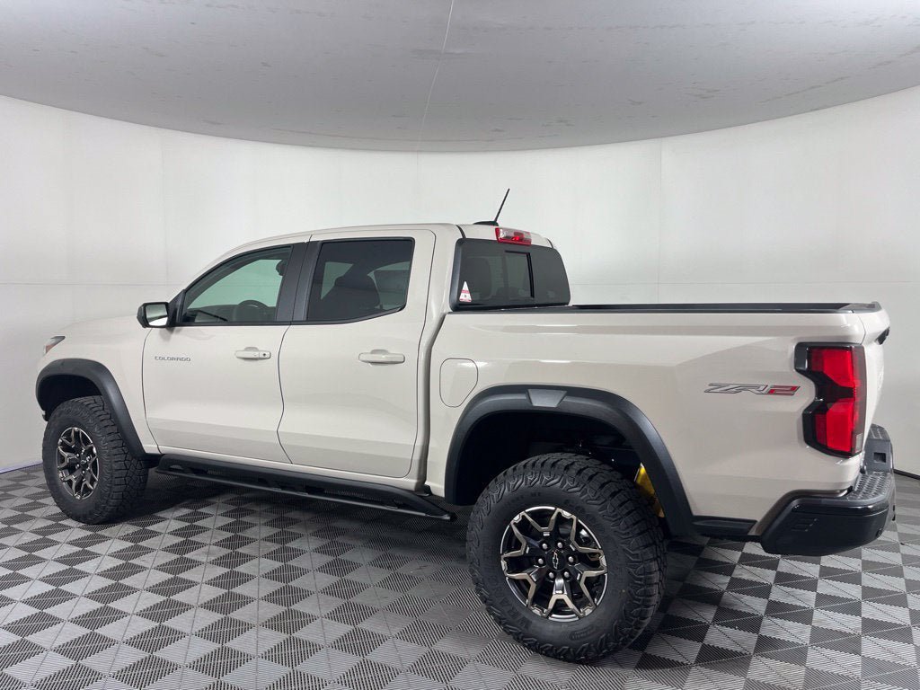 New 2026 Chevrolet Colorado ZR2 w/ Technology Package AWD/4WD image 16