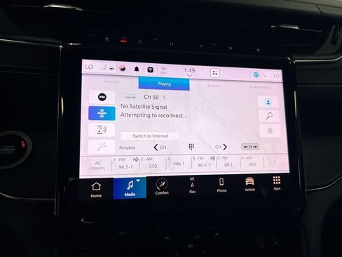 Used 2023 Jeep Grand Cherokee L Overland w/ Luxury Tech Group IV AWD/4WD image 14