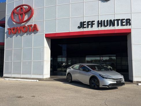 New 2026 Toyota Prius LE image 1