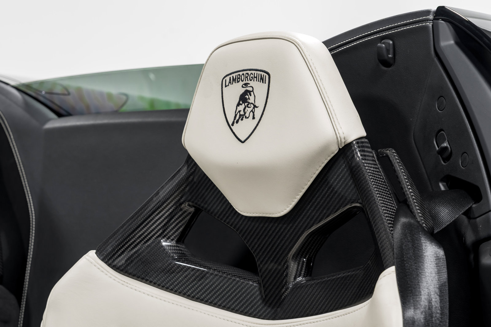Used 2022 Lamborghini Huracan EVO RWD image 20