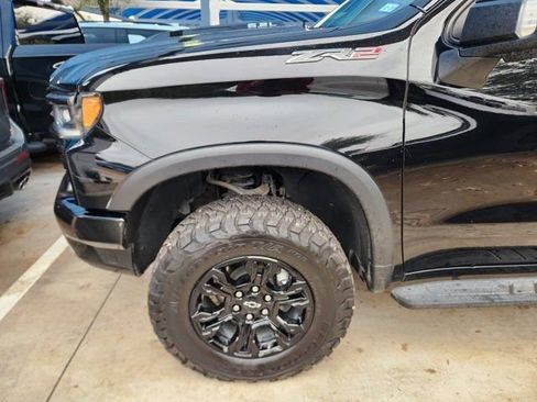 Used 2023 Chevrolet Silverado 1500 ZR2 w/ Technology Package image 7