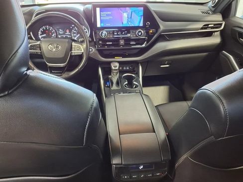 Used 2023 Toyota Highlander XSE FWD image 20