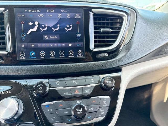 Used 2020 Chrysler Pacifica Touring-L Plus FWD image 19