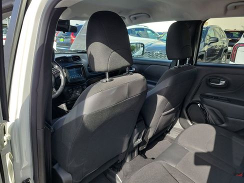 Used 2018 Jeep Renegade Altitude image 12