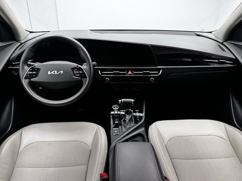 Used 2023 Kia Niro EX image 36