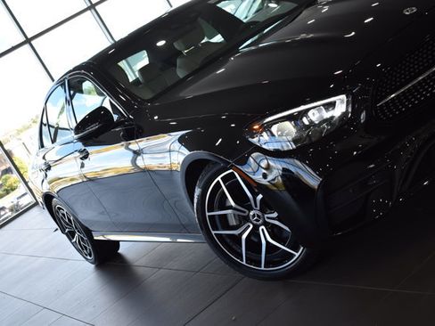 Used 2023 Mercedes-Benz E 350 4MATIC Sedan image 4