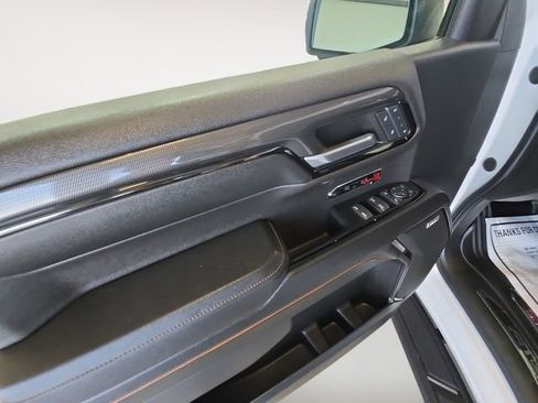 Used 2023 GMC Sierra 1500 AT4 w/ Technology Package AWD/4WD image 10