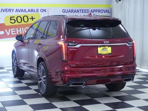 Used 2022 Cadillac XT6 Sport w/ Platinum Package image 7