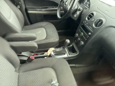 Used 2011 Chevrolet HHR LT image 2
