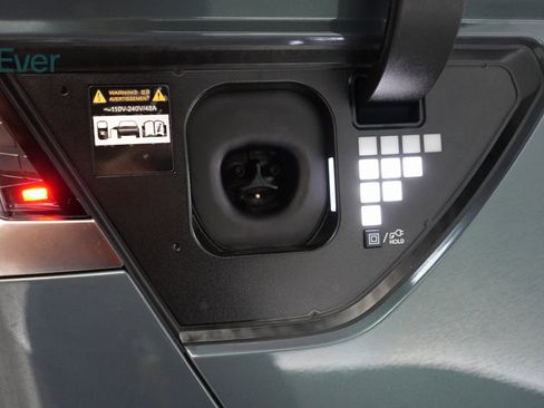 Used 2025 Hyundai Ioniq 5 Limited image 26