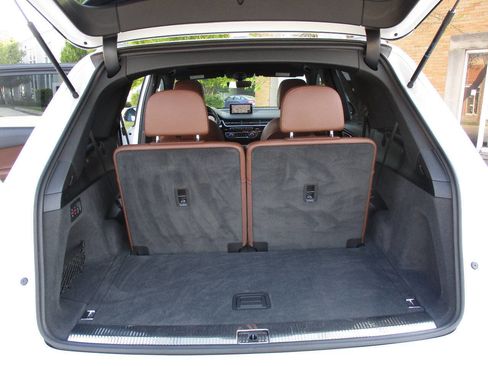 Used 2017 Audi Q7 3.0T Prestige w/ Prestige Package image 46