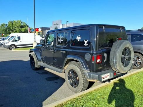 Used 2020 Jeep Wrangler Unlimited Sahara AWD/4WD image 6