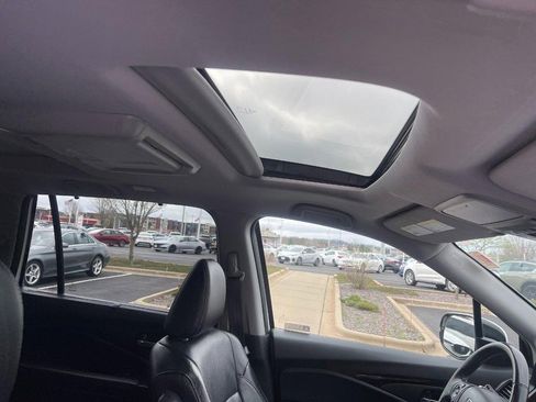 Used 2018 Honda Pilot Elite image 7