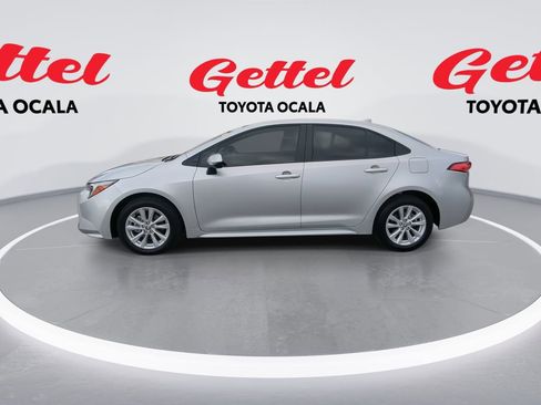 Used 2024 Toyota Corolla LE w/ LE Convenience Package image 5