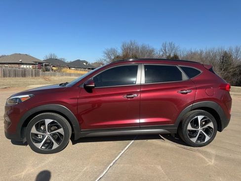 Used 2016 Hyundai Tucson Limited w/ Option Group 03 image 2