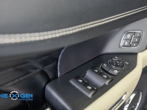 Used 2018 Ford Expedition Platinum AWD/4WD image 12