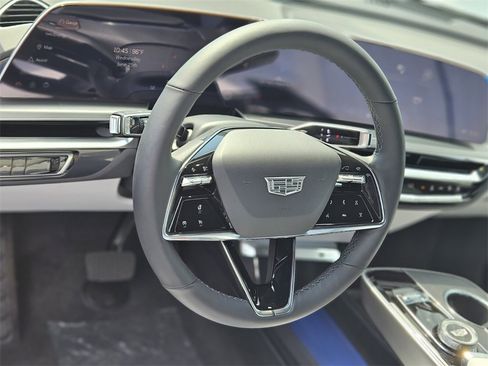 New 2025 Cadillac Lyriq Luxury image 20
