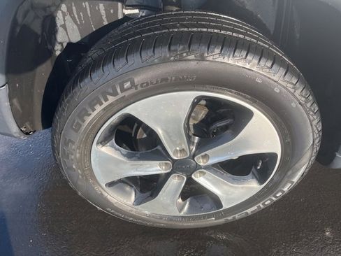 Used 2020 Jeep Compass Latitude w/ Popular Equipment Group image 5