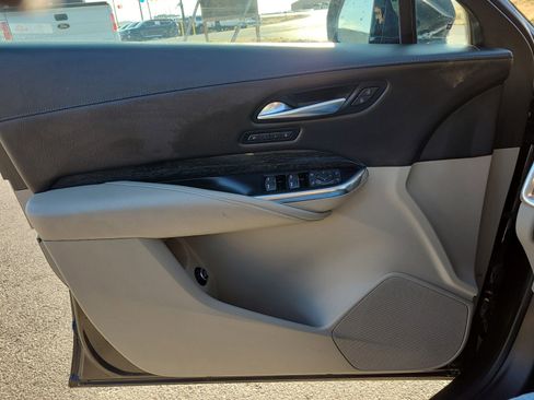 Used 2023 Cadillac XT4 Premium Luxury image 19