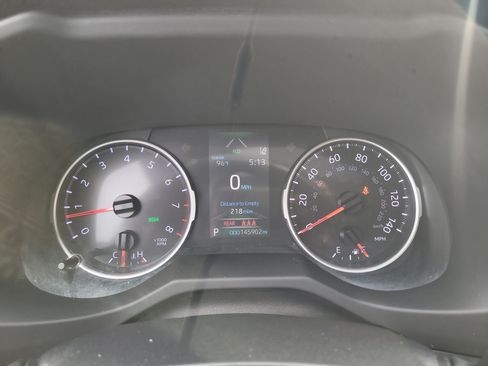 Used 2021 Toyota RAV4 XLE Premium FWD image 30