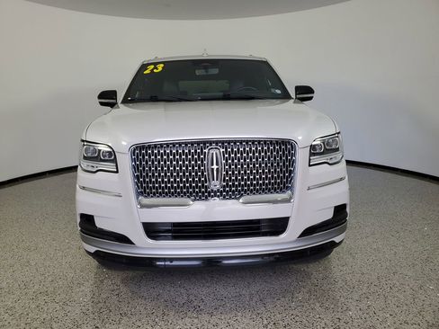 Used 2023 Lincoln Navigator Reserve AWD/4WD image 2