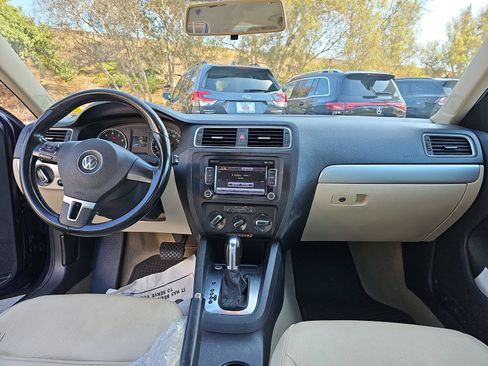 Used 2014 Volkswagen Jetta SE FWD image 12