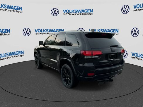 Used 2020 Jeep Grand Cherokee Altitude AWD/4WD image 6