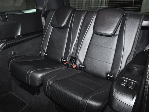 Used 2025 Mercedes-Benz GLS 450 4MATIC image 64