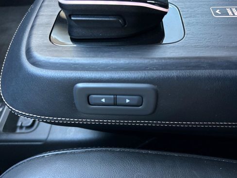 Used 2023 Nissan Ariya AWD image 36