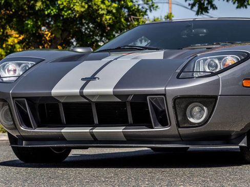 Used 2006 Ford GT image 76