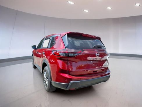 Used 2025 Nissan Rogue S image 3